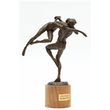 Kees Verkade – "De Belofte", gesigneerd en gedateerd '88 op de voet, oplage 1/6, bronzen sculptuur, hoogte 42 cm – kavel bij Venduhuis De Eland