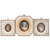 3 miniatuur portretten in benen lijst, grootste is 12x10,5 cm – kavel bij Veilinghuis Derksen