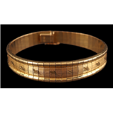 Gouden armband,14-krt., oplopend model met gegraveerd decor,18,5 cm lang, 42,4 gram – kavel bij Veilinghuis Derksen
