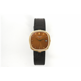 Een 18-kt gouden Patek Philippe 3604 polshorloge met automatisch uurwerk, aparte datumaanduiding, lederen band en originele papieren, Swiss made – kavel bij Veilinghuis Korendijk