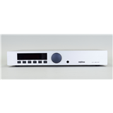 Een ReVox S25 geïntegreerde versterker, uitgevoerd in zilverkleurige behuizing met digitale display, hoofdtelefoonaansluiting en diverse ingangssel… – kavel bij Medusa Auctioneers
