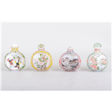 Een lot bestaande uit (4) snuff bottles, Republiek periode – kavel bij Medusa Auctioneers