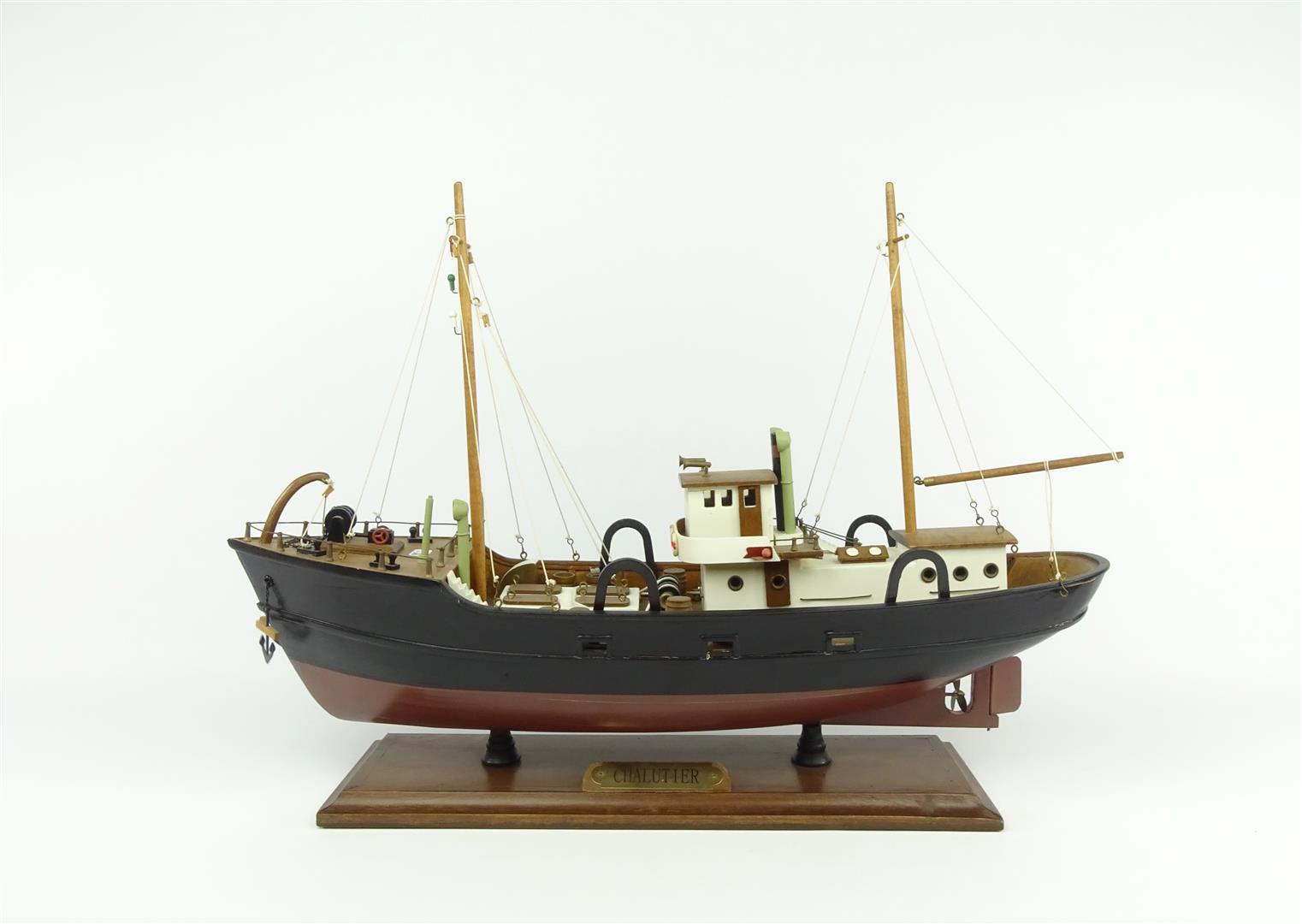 scheepsmodel van vrachtschip Chalutier | Barnebys